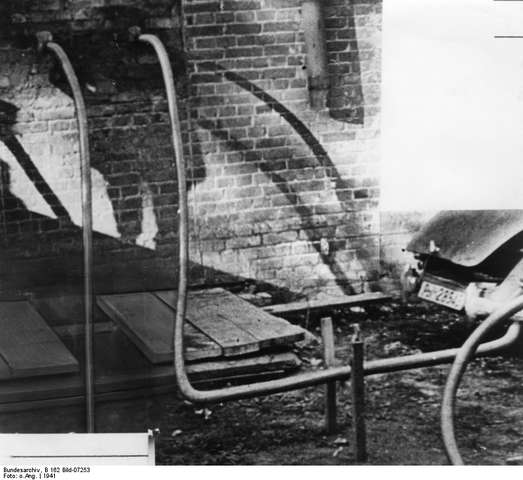 Bild: Standfoto aus dem Film über die »Probevergasung« in Mogilew, September 1941, Beweismittel im Nürnberger Kriegsverbrecherprozess