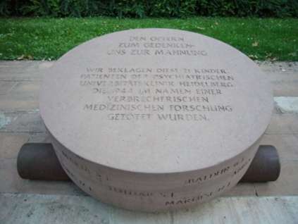 Bild: Heidelberg, Mahnmal vor der Psychiatrischen Universitätsklinik