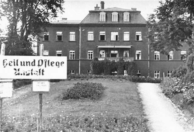 Image: State Hospital and Nursing Home Kaufbeuren, 1945, after the end of the war 