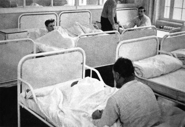 Bild: Bettensaal in der Provinzial-Heil- und Pflegeanstalt Düren, 1930er Jahre