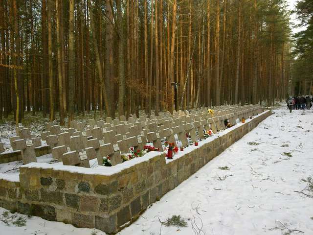Image: Piaśnica, Burial site of the victims of the massacre in Piaśnica